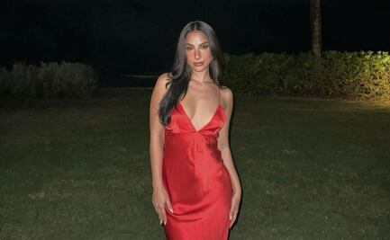 María Chacón sorprende en la playa con hermoso maxivestido blanco 