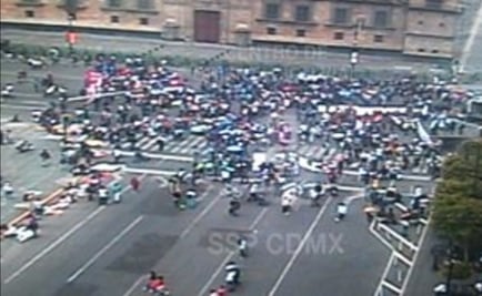 Manifestantes recuerdan " El Halconazo" con mitin en el Zócalo 