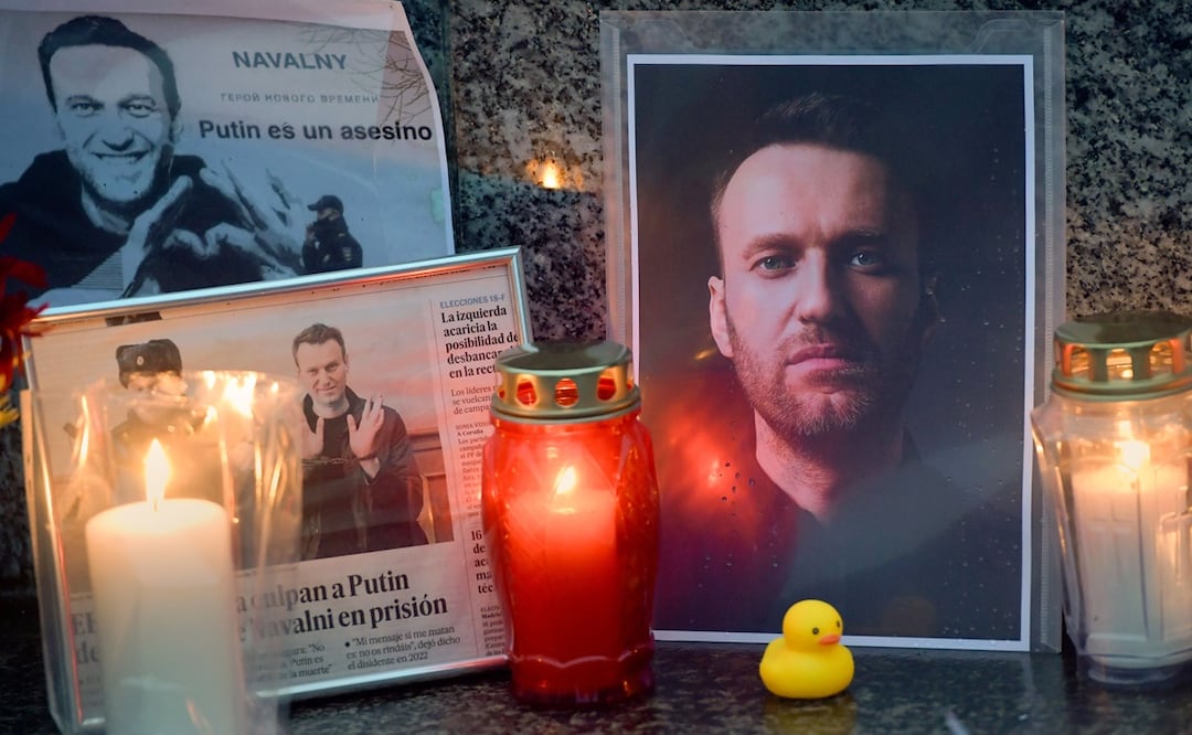La familia, la oposición, médicos independientes y las cancillerías occidentales nunca se creyeron la versión oficial de que Navalni murió súbitamente por causas naturales, debido a una arritmia. Foto: EFE