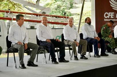 Manuel Bartlett bromea y llama "mugrosos", “colados” y de “corbatita” a trabajadores de CFE de diversas áreas