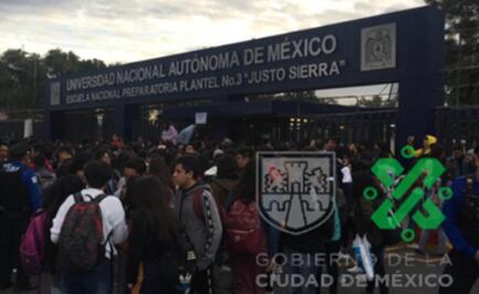 Encapuchadas cierran Prepa 3, señalan a 5 profesores por acoso sexual