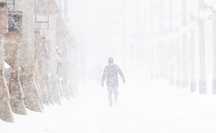 Tormenta invernal paraliza amplias regiones de EU; estas son las claves del fenómeno que alerta a 30 estados