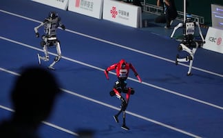 Robots baten récords humanos, incluido el de Usain Bolt en los 100 metros; China realiza "Juegos Olímpicos" de humanoides