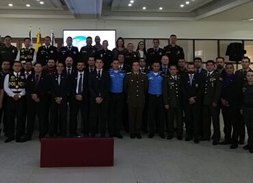 Capacitan en Bogotá a Policía Federal para negociar en situación de crisis