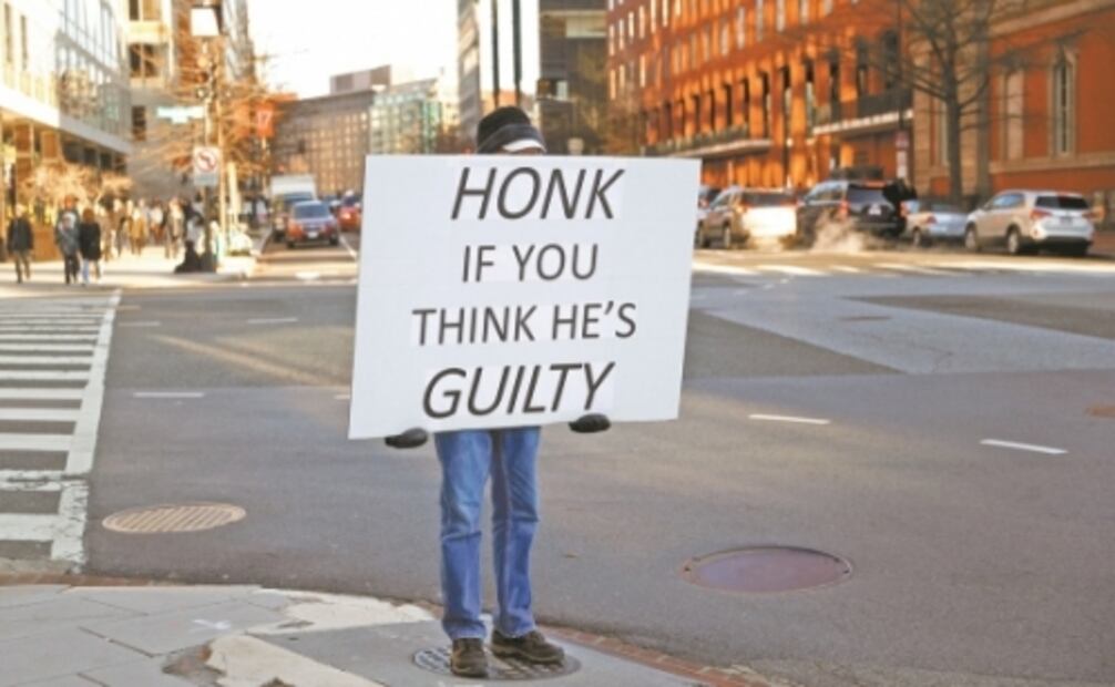 El Foco. ¡Quieren excomulgar a la senadora Lilly Téllez en Morena!