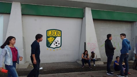 Afición en León resta importancia al sismo