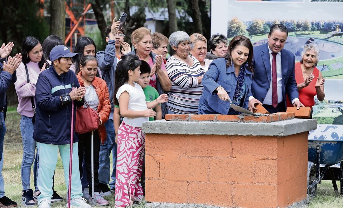 La jefa de Gobierno, Clara Brugada, encabezó la colocación de la primera piedra de la Utopía en la GAM, que se ubicará en el Deportivo Hermanos Galeana, donde señaló que por sus dimensiones este espacio implicará más recursos. Foto: Fernanda Rojas / EL UNIVERSAL