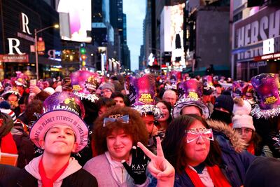 Times Square alista últimos detalles para el lanzamiento anual de la bola de Nochevieja en Nueva York