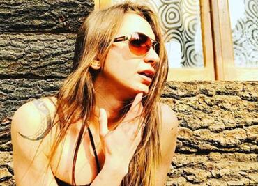 Ingrid Brans comparte foto desnuda junto a Brozo
