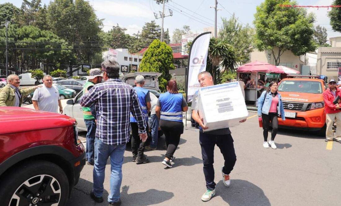 En el primer día de la jornada del Reciclatrón que tuvo lugar este viernes en la alcaldía Álvaro Obregón, las autoridades recibieron una tonelada de desechos electrónicos y eléctricos.
Foto: Especial.