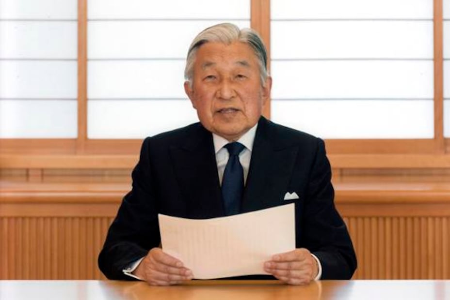Akihito, primer emperador japonés en abdicar en dos siglos