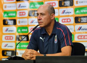 Técnico de Chivas femenil se fue por discurso sexista