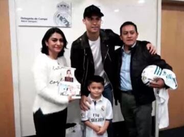 Cristiano recibe a padres de niño fallecido en el Rébsamen