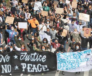 “Paren el dolor”, exige hermano de Floyd a congresistas