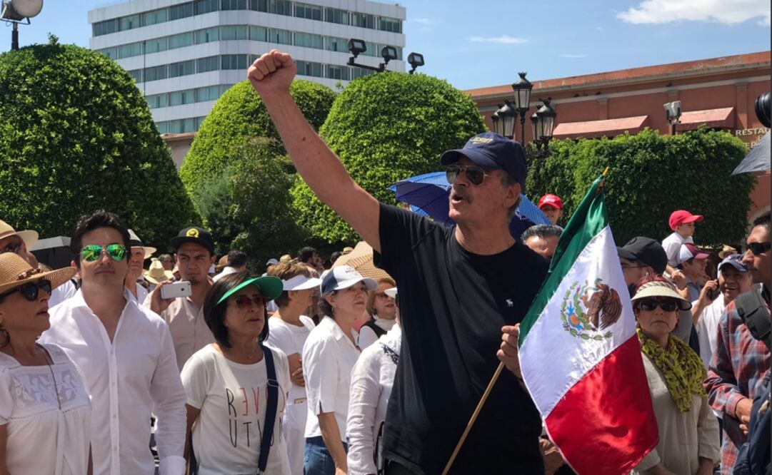 Fox marcha contra AMLO