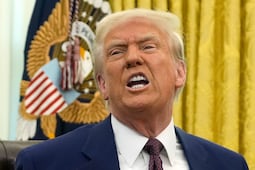 Revés para Trump: juez anula política que congeló asilos y trámites migratorios de miles de personas