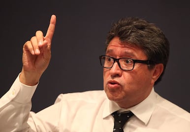 Monreal ve "manifestaciones embrionarias" de cárteles en la capital