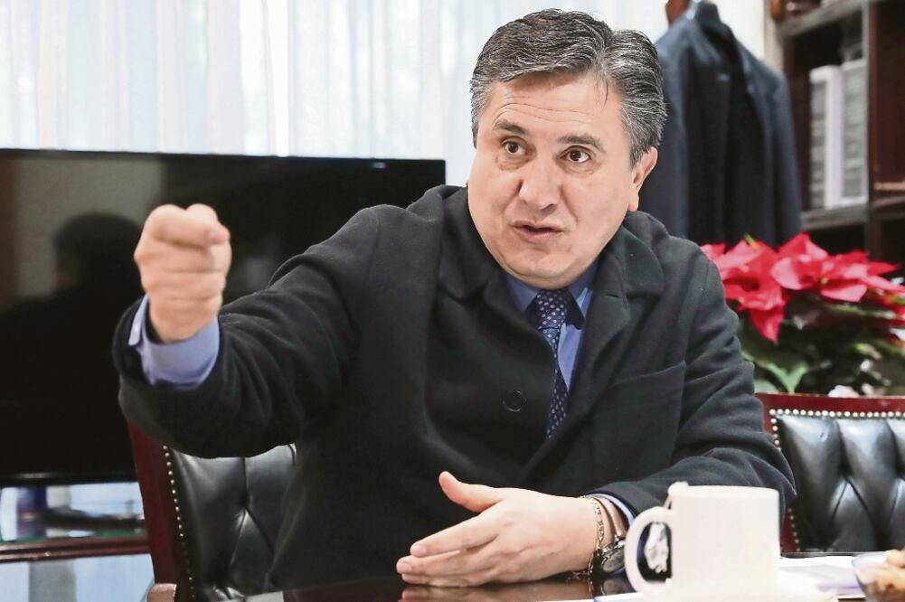 Luis Raúl González Pérez, Presidente de la Comisión Nacional de los Derechos Humanos (CNDH) (ARIEL OJEDA. EL UNIVERSAL)