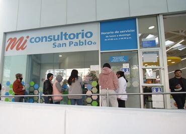 Clientes agotan vacunas Pfizer en farmacias San Pablo; este jueves recibirán 16 mil más