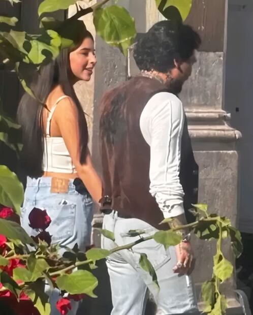 Christian Nodal y Ángela Aguilar durante la grabación del video "El amigo".
Foto: Instagram