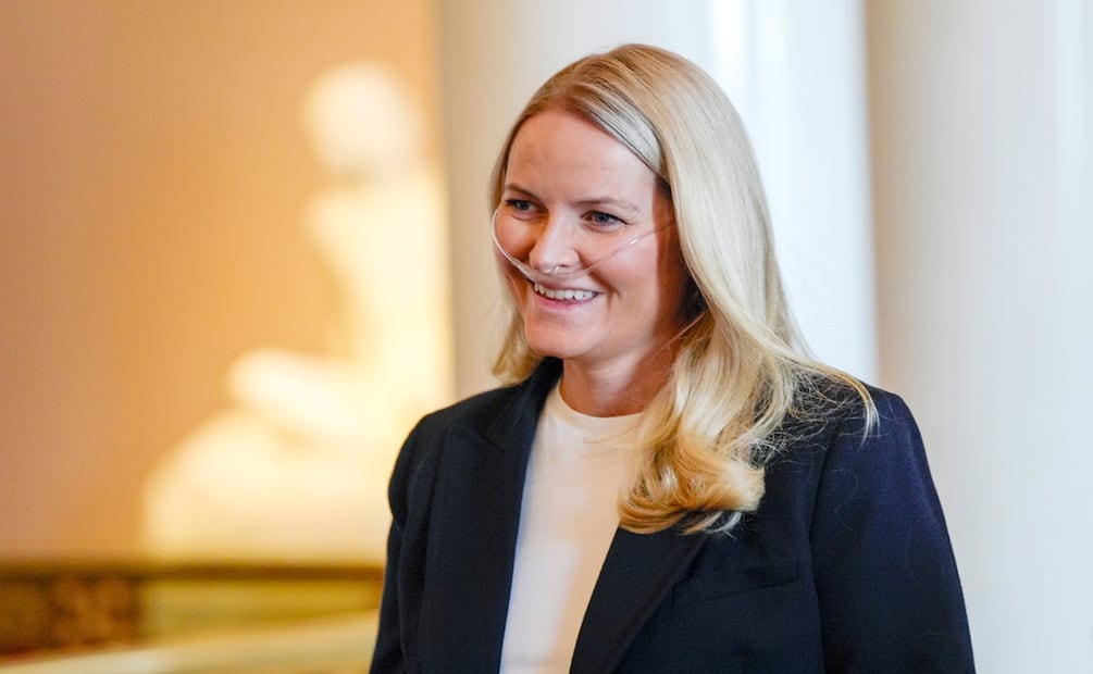 La princesa de Noruega, Mette-Marit, fue diagnosticada en 2018 con fibrosis pulmonar, una enfermedad progresiva que daña y cicatriza el tejido pulmonar. Puede causar graves problemas respiratorios. Foto: AP