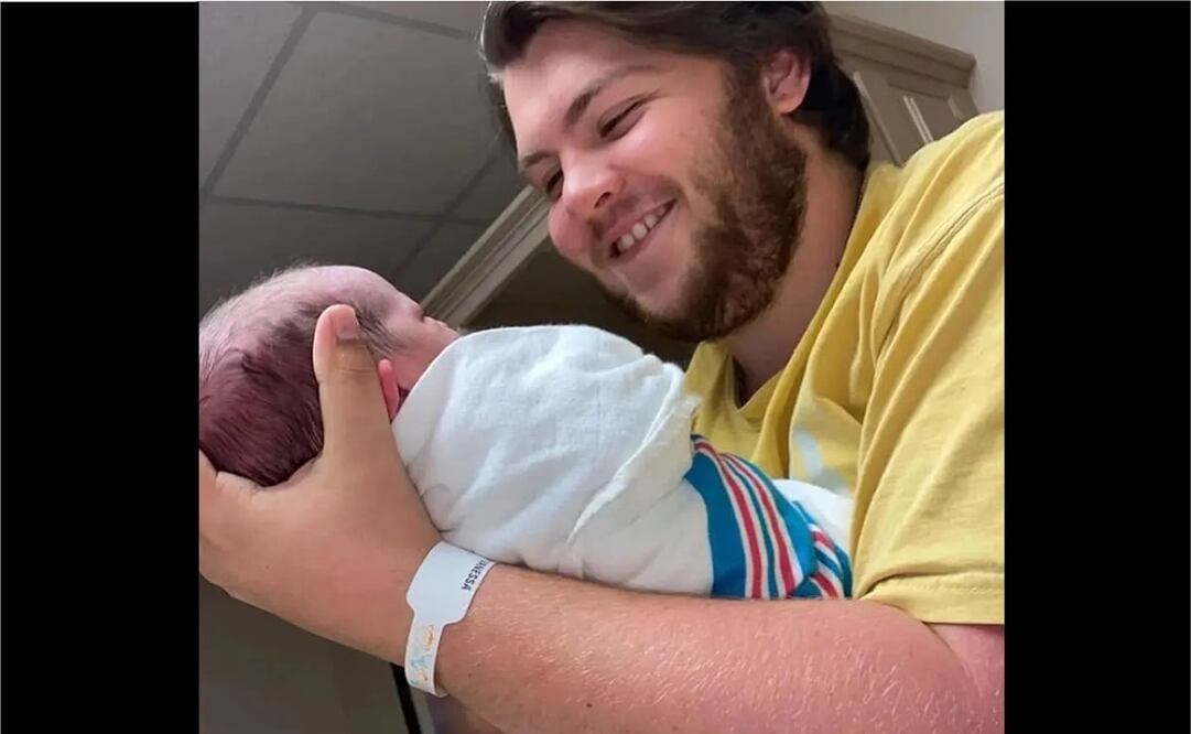 Landon Parrott, con su bevé al nacer. Foto: ESPECIAL