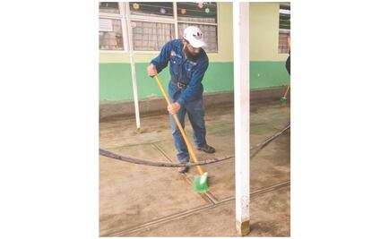 Regresan a clases en escuela que se inundó
