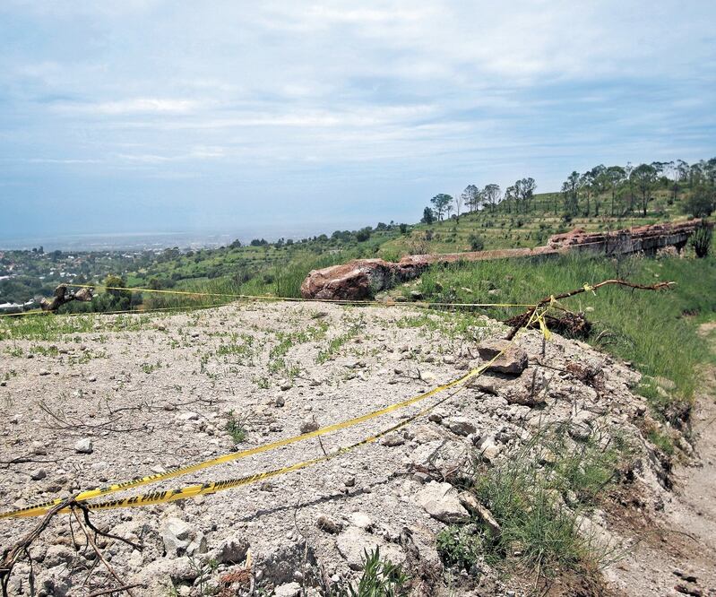 El área dañada con una retroexcavadora está en el paraje Caño Quebrado, a cinco kilómetros del Trono del Rey Poeta, en la zona arqueológica del Cerro de Tetzcotzinco. Foto: CARLOS MEJÍA. EL UNIVERSAL