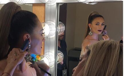 Aracely Arámbula encanta con sensual escote