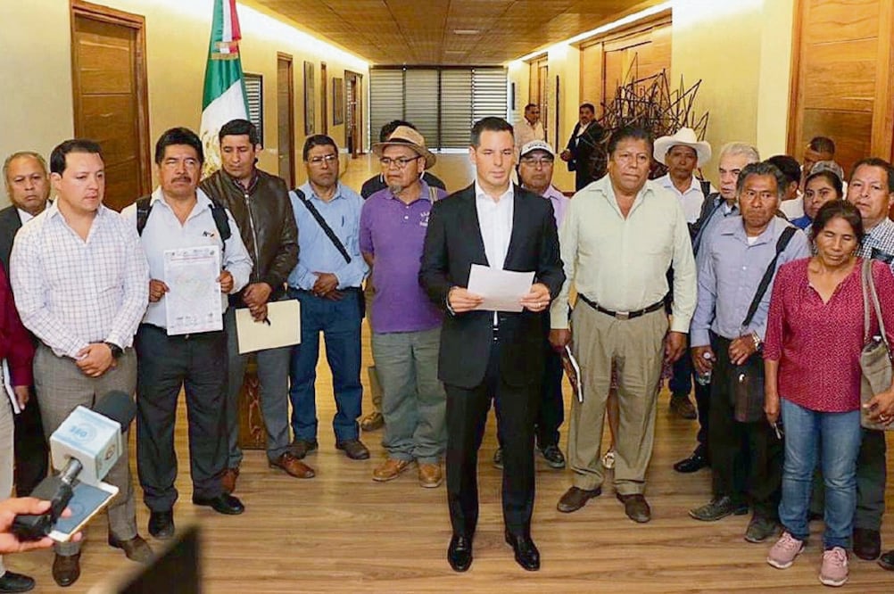 En conferencia de prensa, el gobernador de Oaxaca, Alejandro Murat Hinojosa, dijo que su gobierno seguirá trabajando para dar seguimiento a las peticiones de ambas comunidades. / CORTESÍA