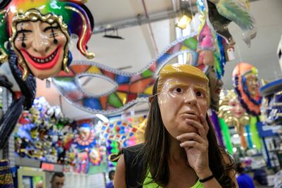 Se incendia fábrica de disfraces para el carnaval de Río de Janeiro; reportan 21 heridos