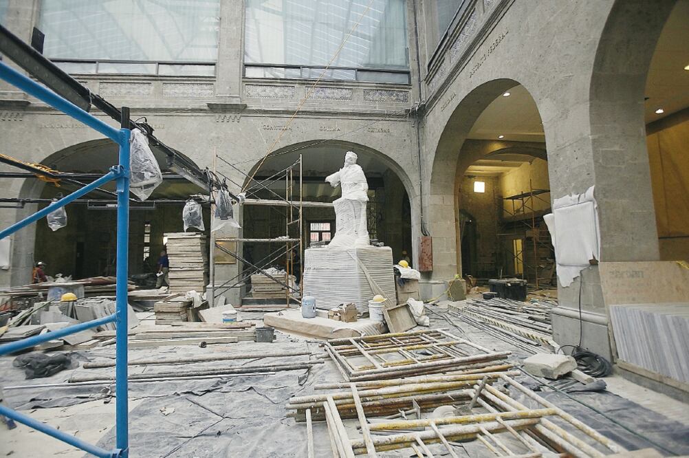 El patio central de la vieja sede del Senado en el Centro Histórico, en la calle de Xicoténcatl, fue remodelado (Especial)