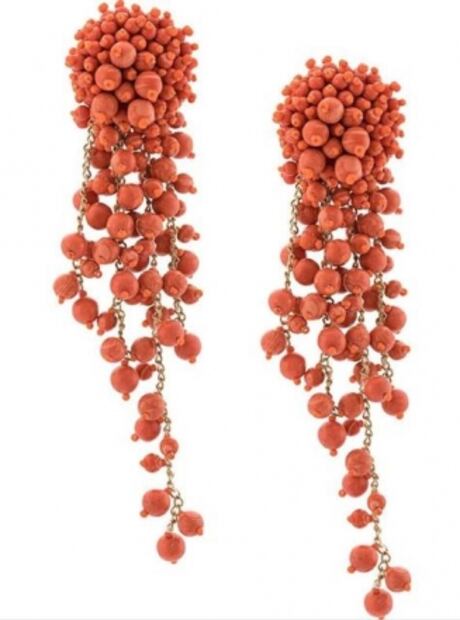 Vístete de coral, el color del año