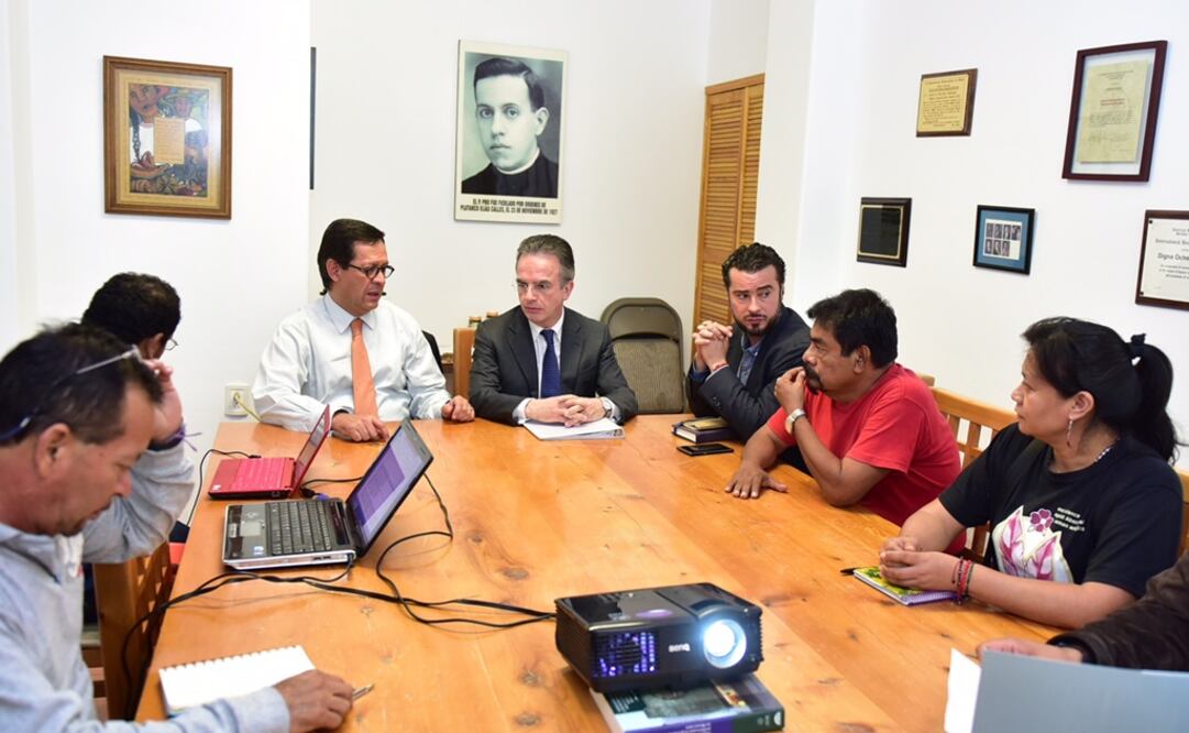 El subsecretario de Derechos Humanos de Segob, Roberto Campa, encabezó la reunión. FOTO: Especial
