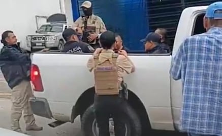 Detienen a siete policías municipales de Coscomatepec, Veracruz; están señalados de delitos contra la salud