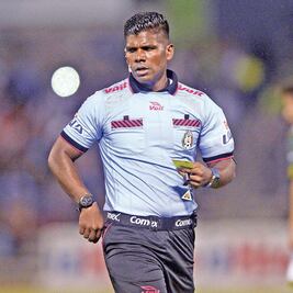 Fui víctima de racismo por parte de Arturo Brizio, denuncia árbitro