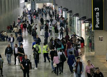 Aerolíneas deben reembolsar boletos por cancelaciones derivadas del apagón informático de Microsoft: Profeco