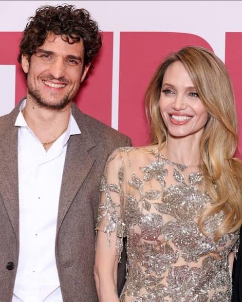 Luis Garrel y Angelina Jolie , protagonistas de la película “Couture”, un drama ambientado en el mundo de la alta costura parisina.
Foto: IMDB