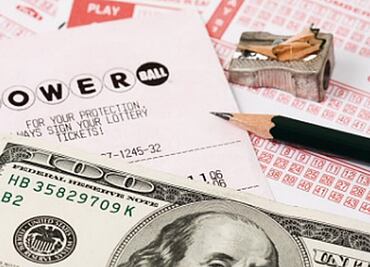 Ganan por primera vez en Año Nuevo el sorteo de Powerball en EU: alguien de Michigan se lleva 842 mdd