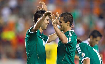 “Chicharito” y Oribe Peralta se lanzan contra Trump