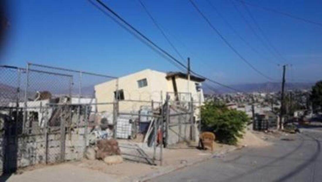 Falla geológica colapsa 4 casas en Tijuana; desalojan 22 viviendas