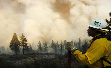 Desalojan a miles de personas en California por incendios 