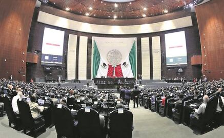 Cientos desfilan en San Lázaro por sitio en INE