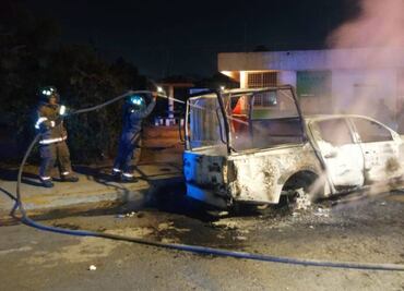 Incendian dos patrullas de la policía de Ecatepec