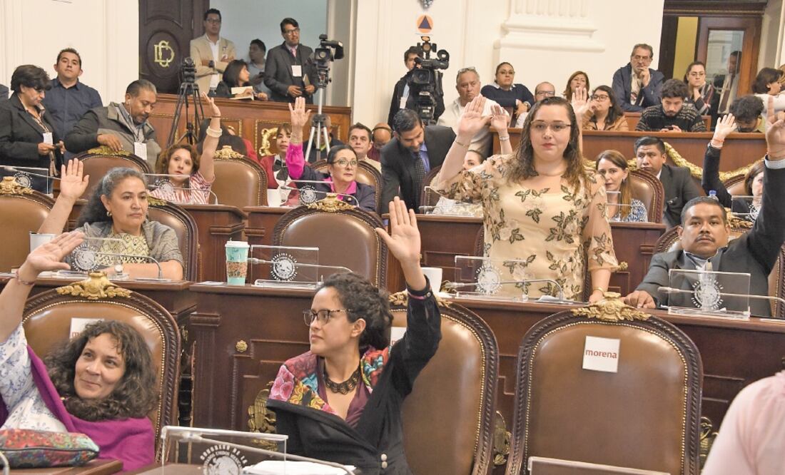 Cada legislador de la bancada de Morena donará 45 mil pesos para las universidades que fundó AMLO, afirma la diputada local Ernestina Godoy (ARCHIVO EL UNIVERSAL)