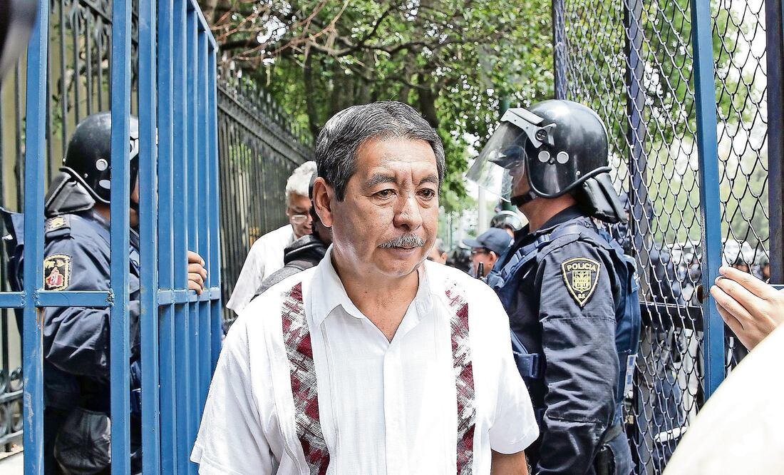 Rubén Núñez, líder de la Sección 22 de la CNTE (foto) y su segundo, Francisco Villalobos, podrían salir de prisión bajo fianza en las próximas horas