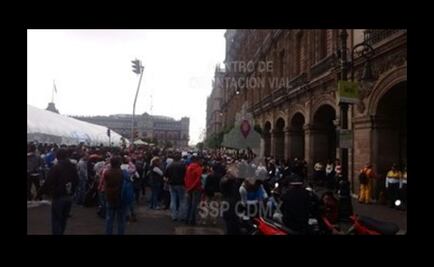 Comerciantes se manifiestan en el Zócalo