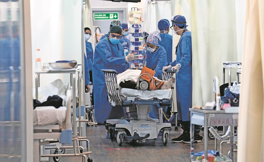 Con las cifras de defunciones a la baja, las personas se pueden confiar y al relajar medidas sanitarias, provocar repuntes, señalan. Foto: Archivo/ EL UNIVERSAL 