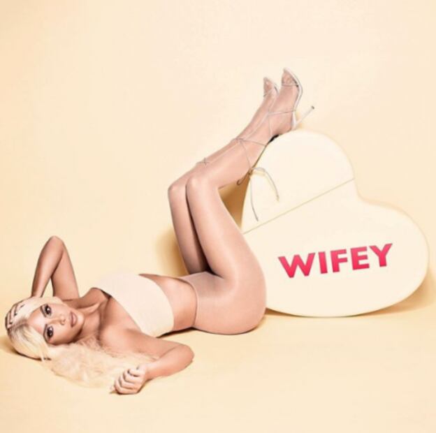 Campaña de Kim Kardashian para San Valentín incendia las redes sociales