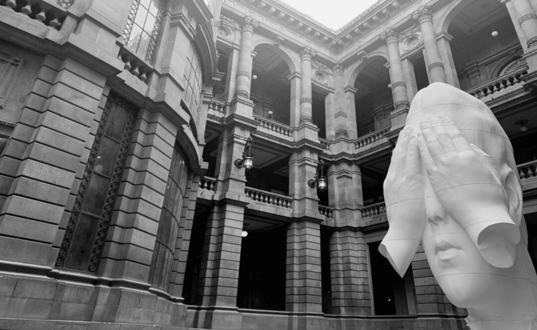 The giant head of a woman arrived at MUNAL on October 23 – Photo: Taken from MUNAL’s Facebook account